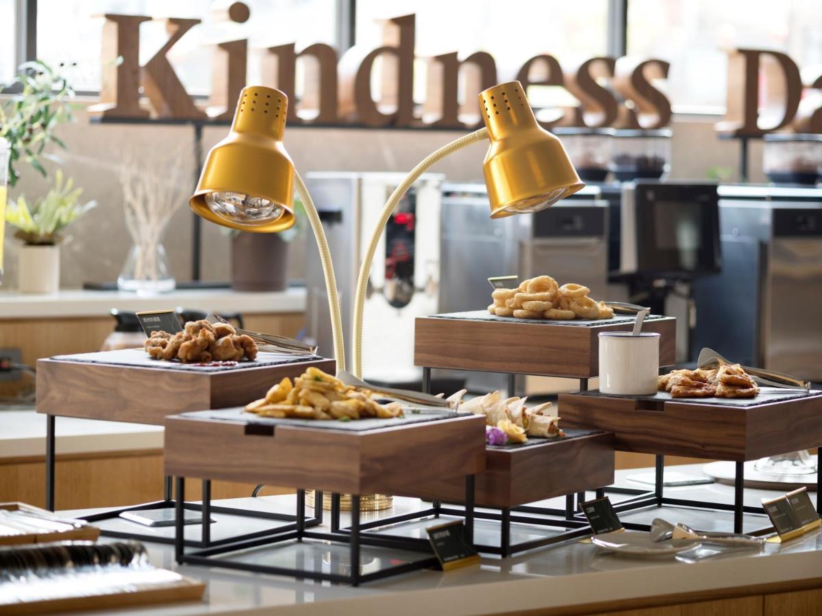 Kindness Day Hotel Tainan Buitenkant foto